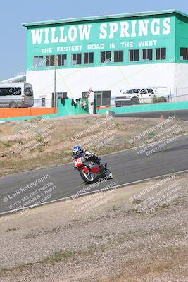 media/Apr-20-2025-AHRMA (Sun) [[393a79c373]]/Race/Group 11 early race/Turn 4b/